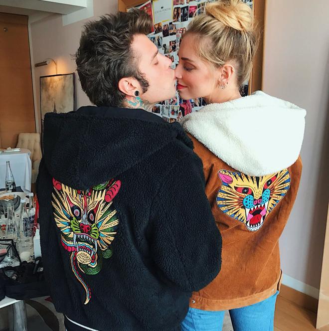 Chiara Ferragni y Fedez con las chaquetas de 'Misunderstoood', la colección del rapero para Bershka