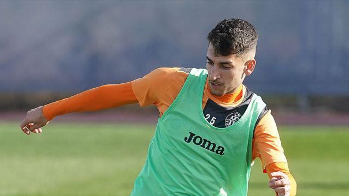 Yellu Santiago en un entrenamiento con el Getafe