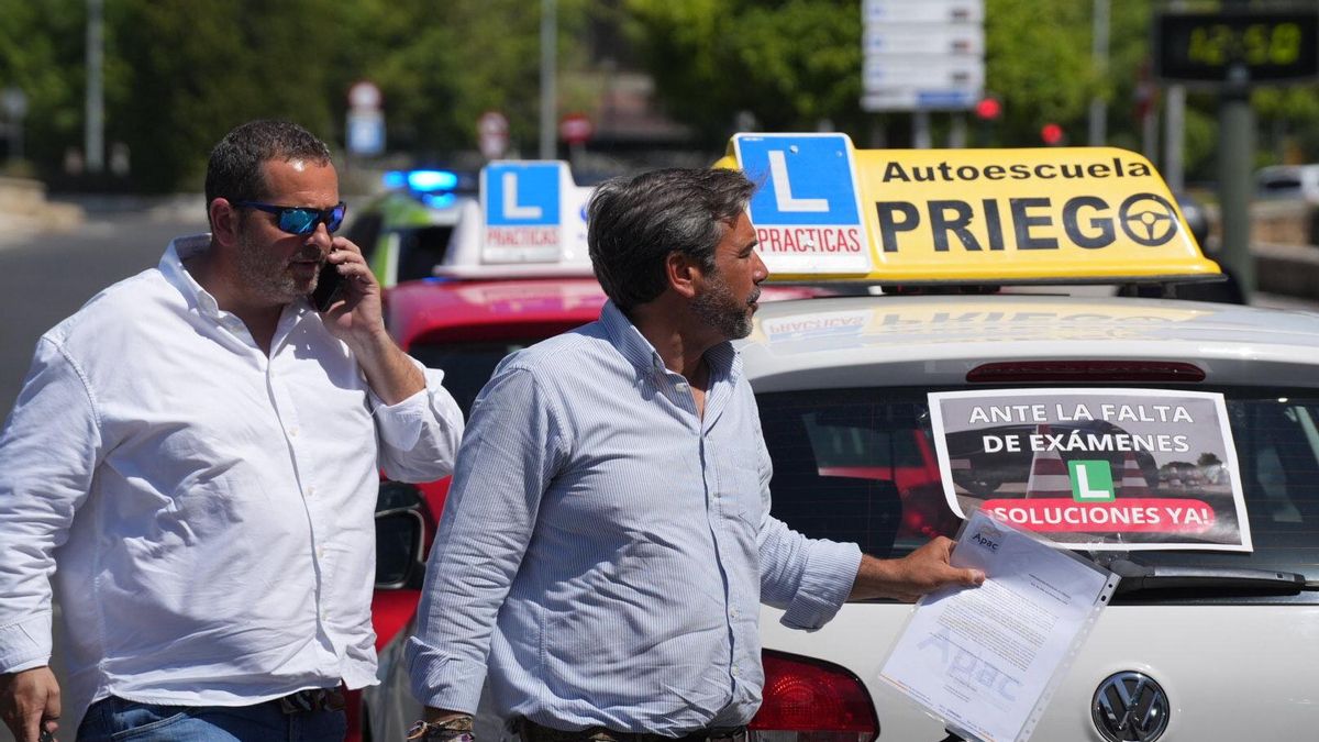 Imagen de archivo de una protesta de autoescuelas en Córdoba.