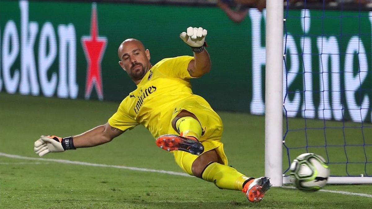 Pepe Reina está a punto de cambiar el Milan por el Aston Villa