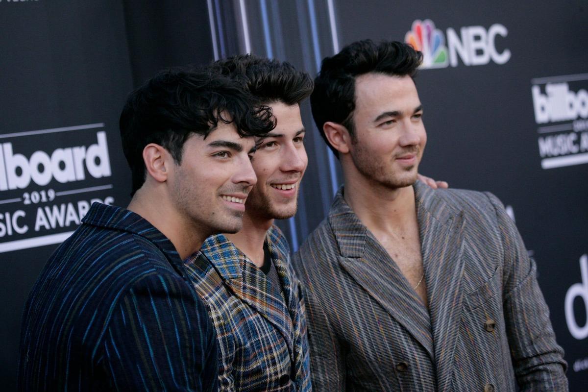 Los Jonas Brothers alfombra roja Billboard Music Awards 2019