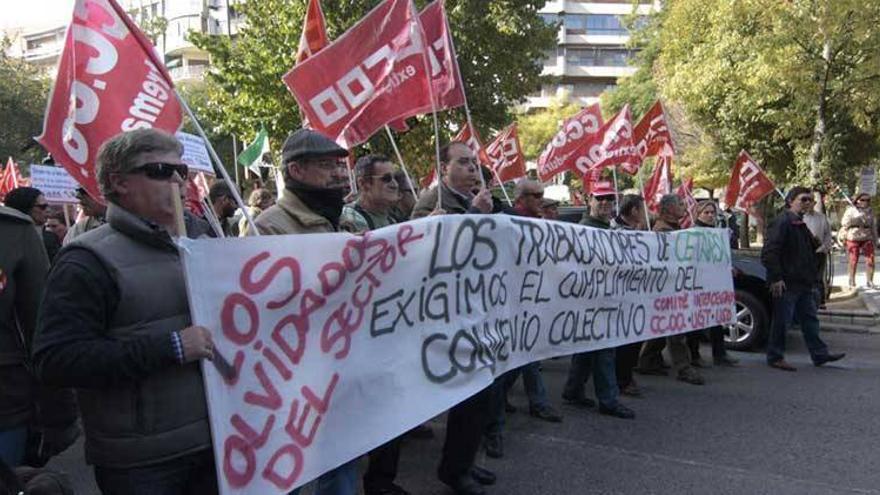 Las mareas contra los recortes toman las calles de Extremadura