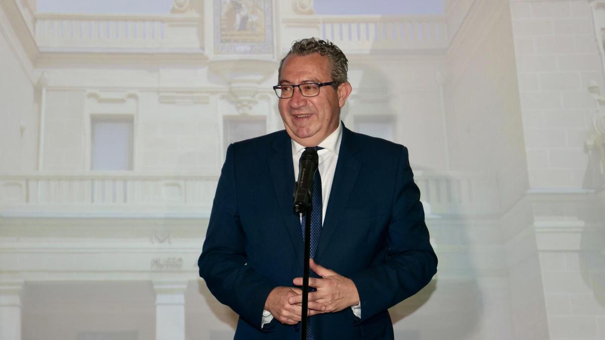 Toni Pérez reivindica inversiones culturales "para grandes proyectos" en el brindis navideño de la Diputación