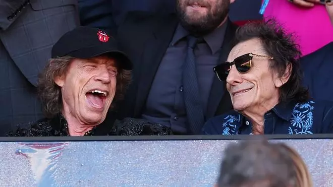Los Rolling Stones disfrutan cómplices en un partido marcado por el rock and roll