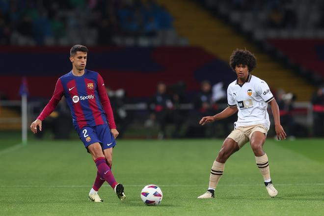 FC Barcelona - Valencia CF, el partido de la jornada 33 de LaLiga EA Sports, en imágenes.