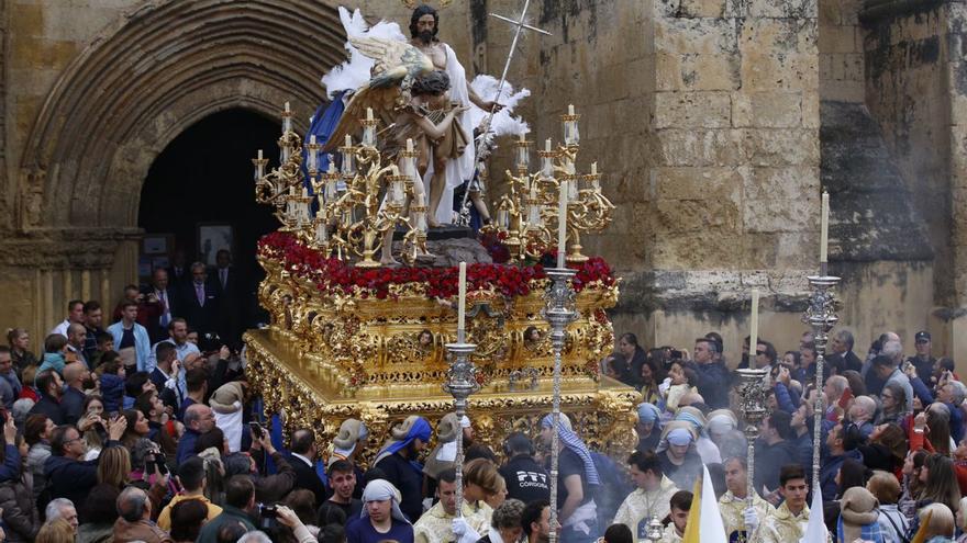 Paso de misterio de la hermandad del Resucitado en su última salida a la calle, en la Semana Santa de 2019.