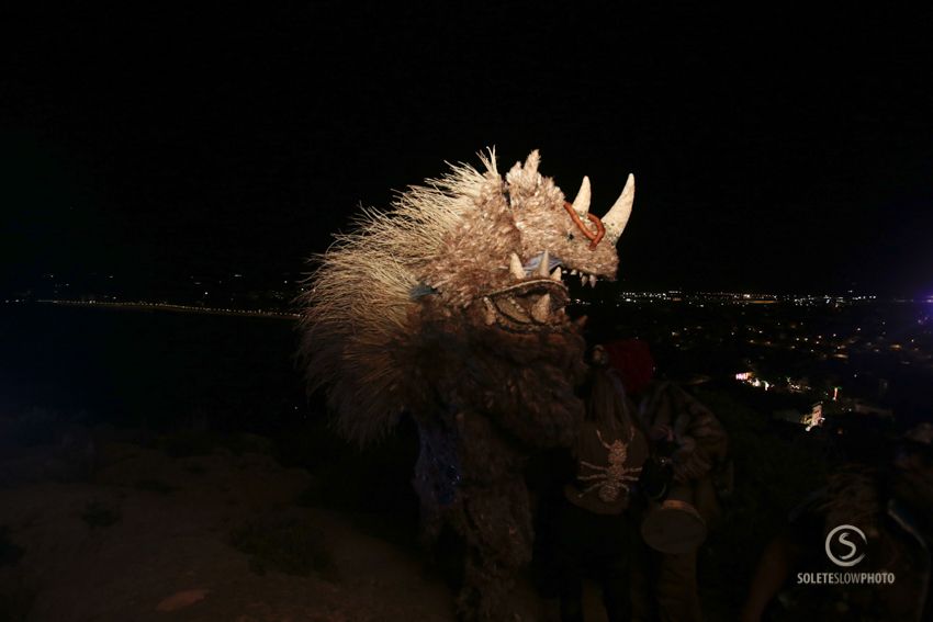 Suelta de la Mussona en el Carnaval de Águilas