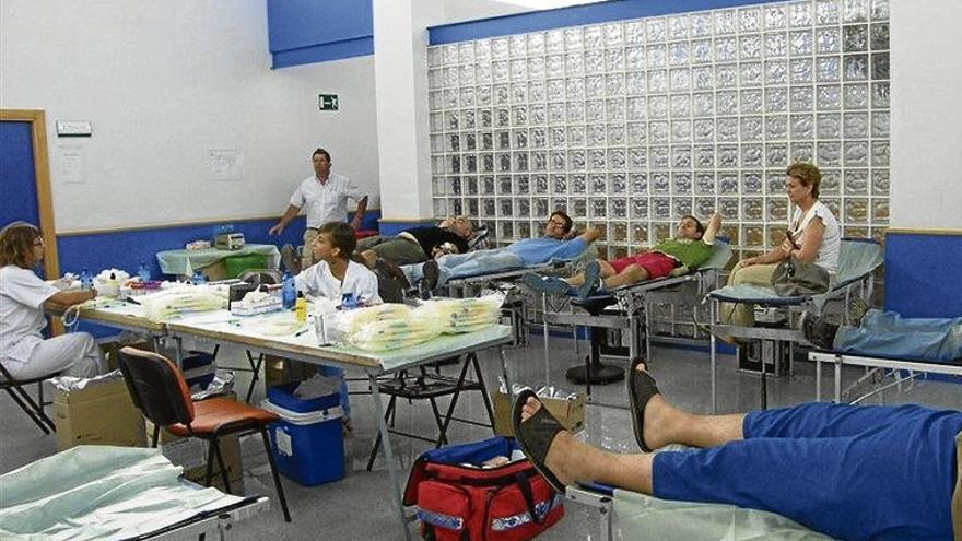 La hermandad de donantes de Almendralejo cierra un año de récord: 2.672 bolsas de sangre