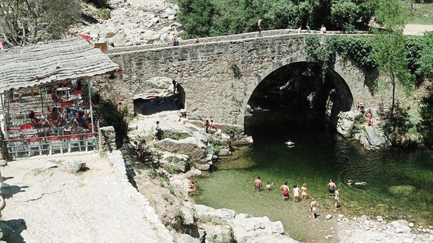 Agilizan los trámites para abastecer de agua a Losar