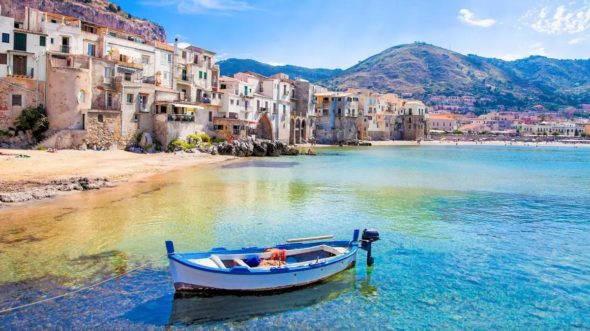 La isla de Europa en la que siempre es primavera es también la más grande del Mediterráneo