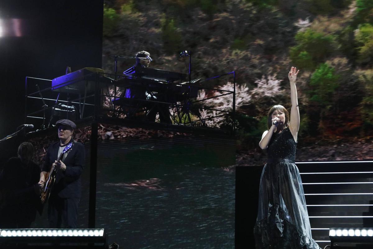 EN IMÁGENES: El multitudinario concierto de Amaral en Avilés, 27 años después