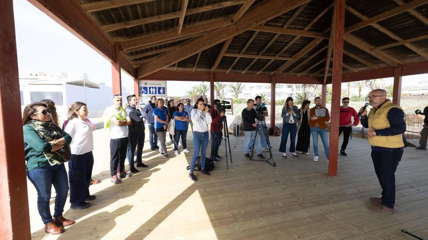 El alcalde de Sant Josep, Vicent Roig, durante la presentación del ‘Plan de Reactivación de Playas’ para este verano.