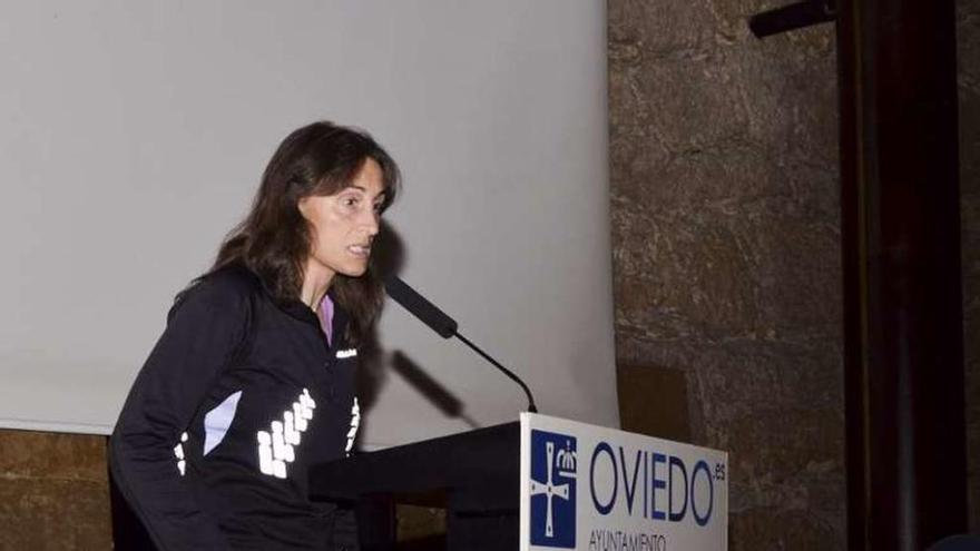 Eva Zarzuelo, durante su conferencia en el Auditorio.