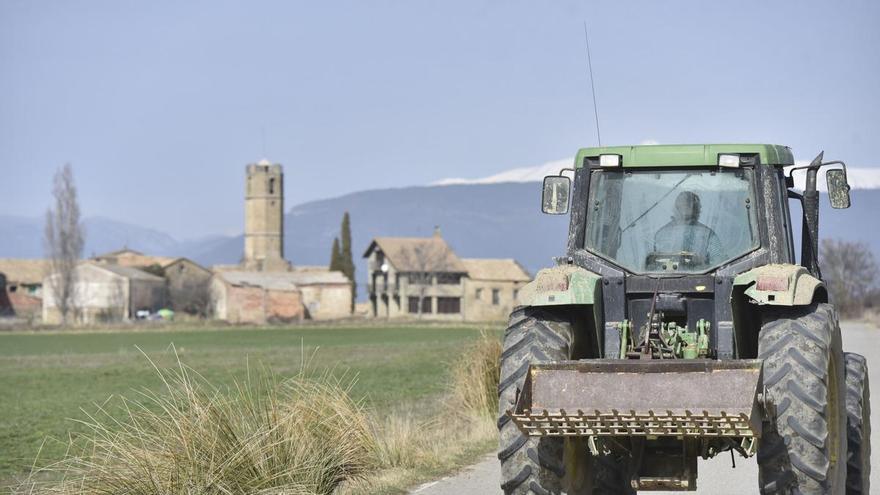 Muere un hombre de 45 años tras volcar un tractor en una finca de El Saucejo
