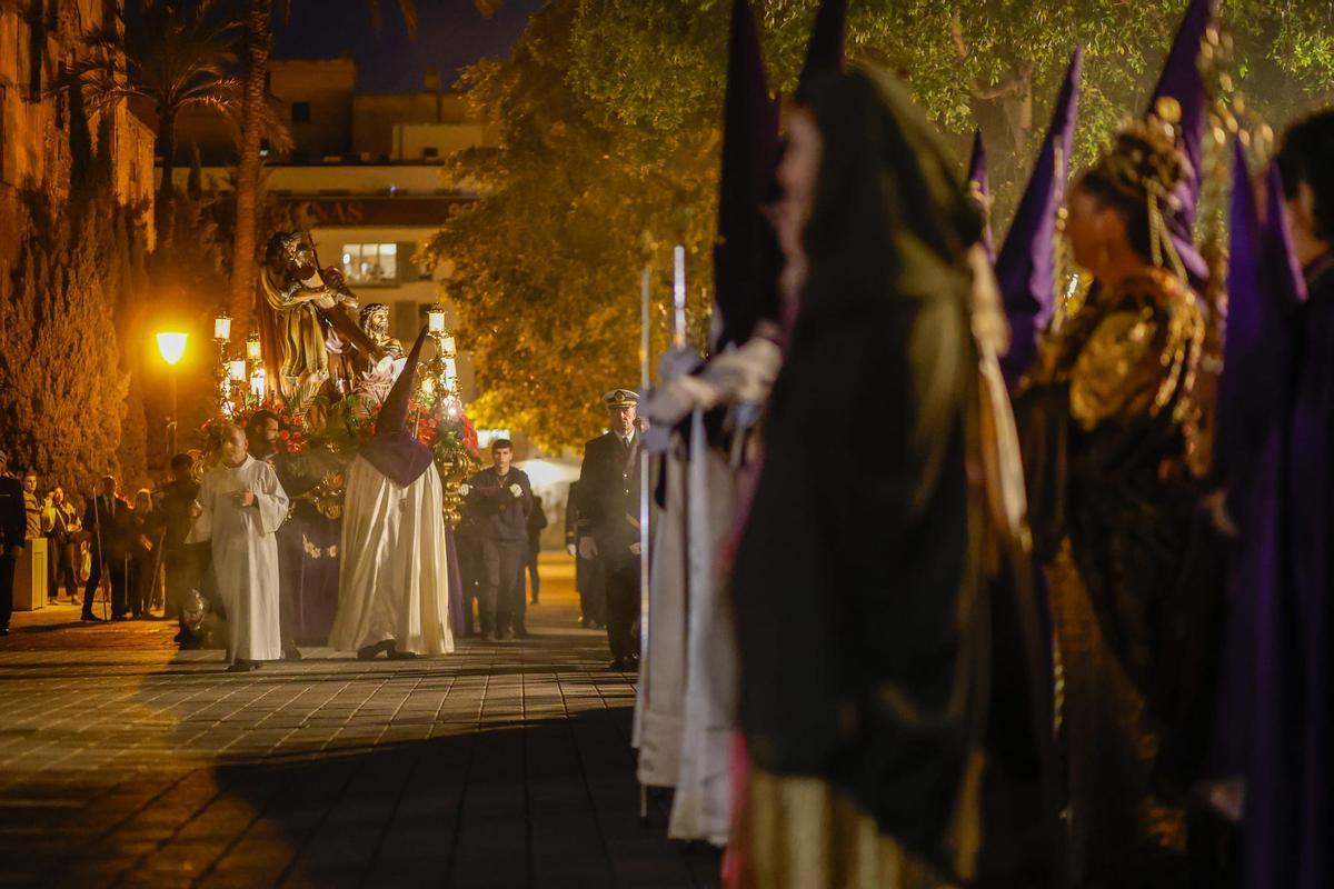 La Dolorosa del Grao y Jesús Nazareno se encuentran frente a las Atarazanas