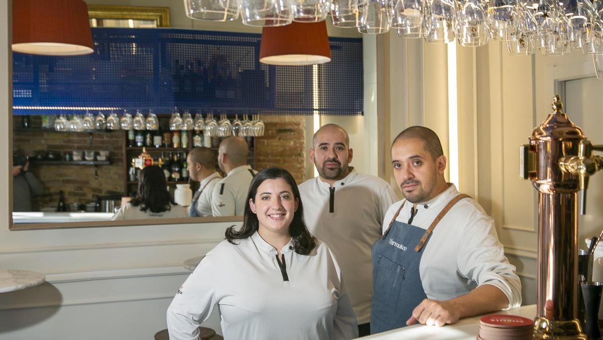 Vicky Maccarone y los hermanos Sergi y Jaume Marambio, en Varmuteo,