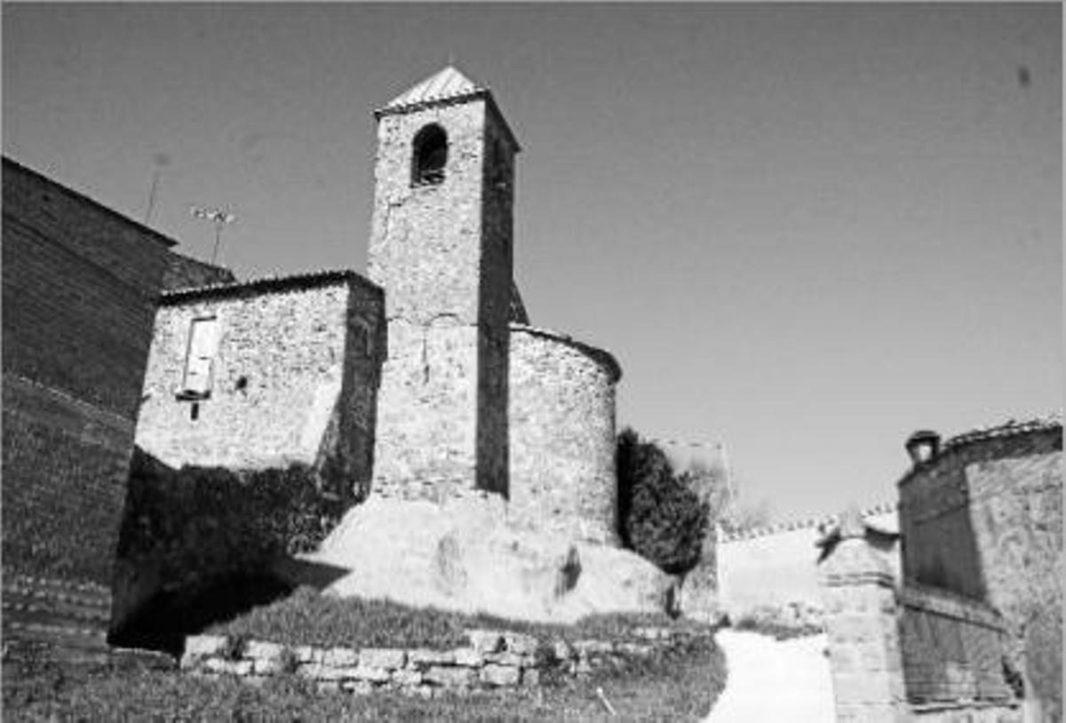 Sant Iscle de Bages va ser una parròquia de Sant Fruitós i és entre la urbanització de Pineda i la Sèquia