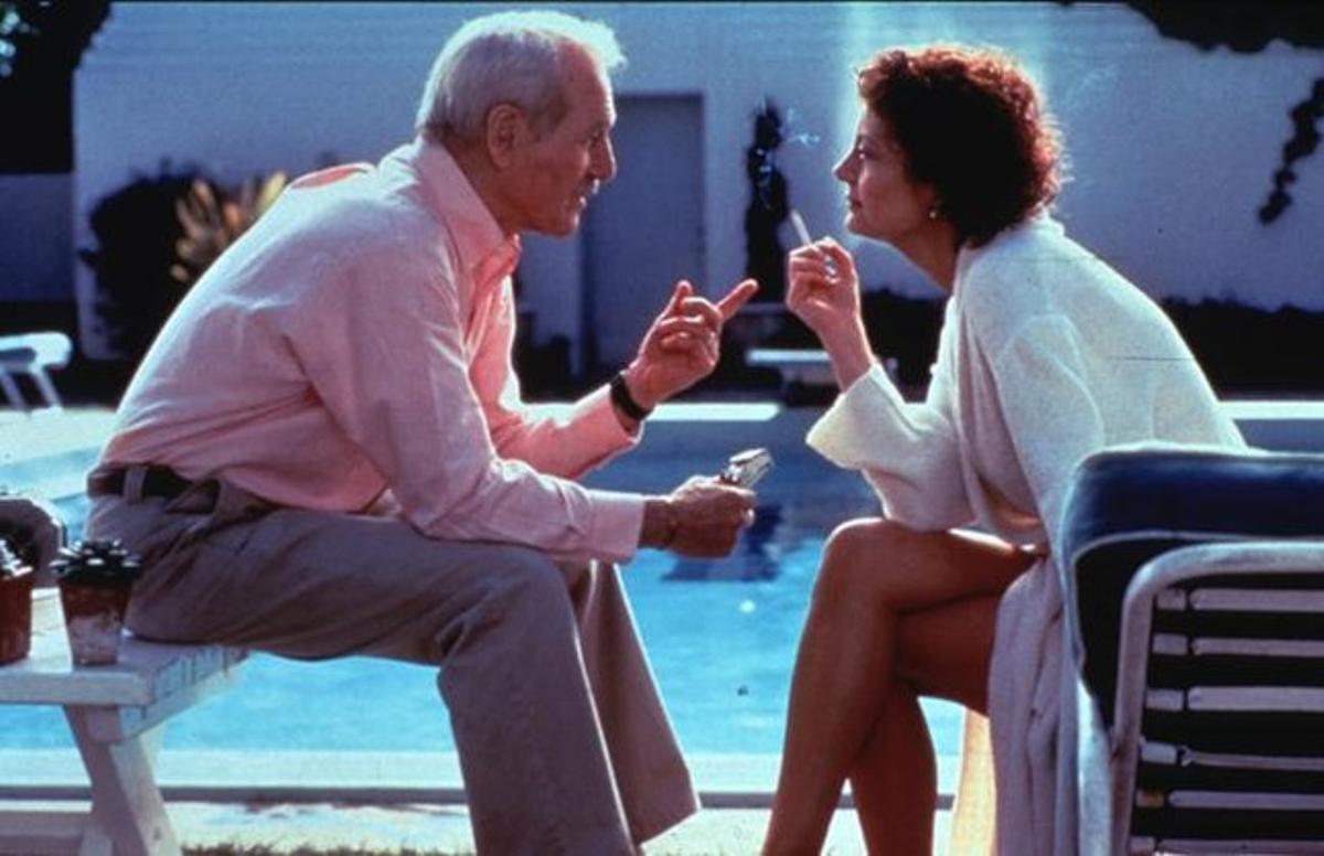 Paul Newman parla amb Susan Sarandon a ’Al caer el sol’. Paul Newman parla amb Susan Sarandon a ’Al caer el sol’.