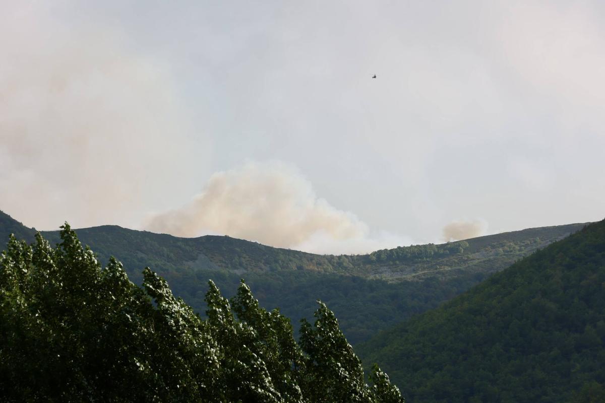 EN IMÁGENES: Los incendios en Asturias, bajo control gracias a la ...