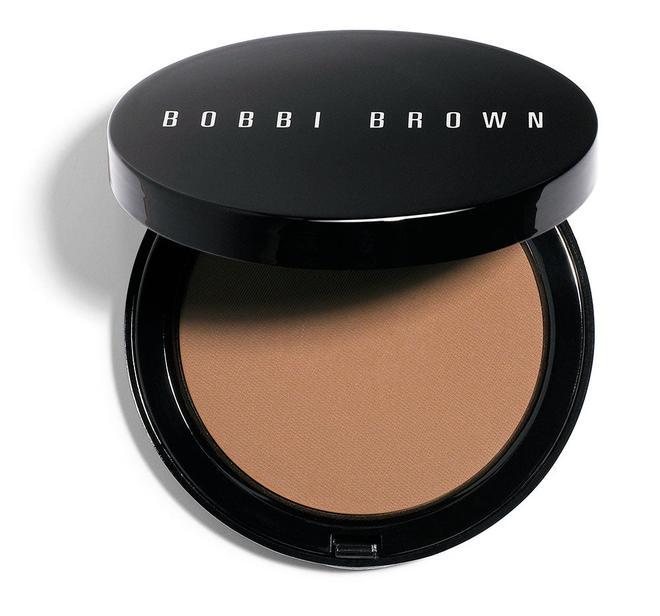 Best-Seller Bronzing Powder Tono Golden Light de Bobbi Brown. (Precio: 44 euros)