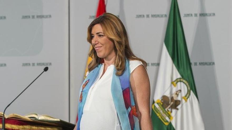 La presidenta de la Junta de Andalucía, Susana Díaz, tras su intervención en el Palacio de San Telmo en Sevilla, en el acto de toma de posesión de la rectora de la Universidad de Granada. EFE/Julio Muñoz