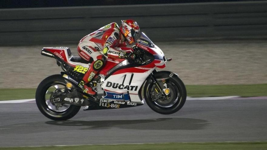 Iannone y su Ducati vuelan a 350 km/h en Catar
