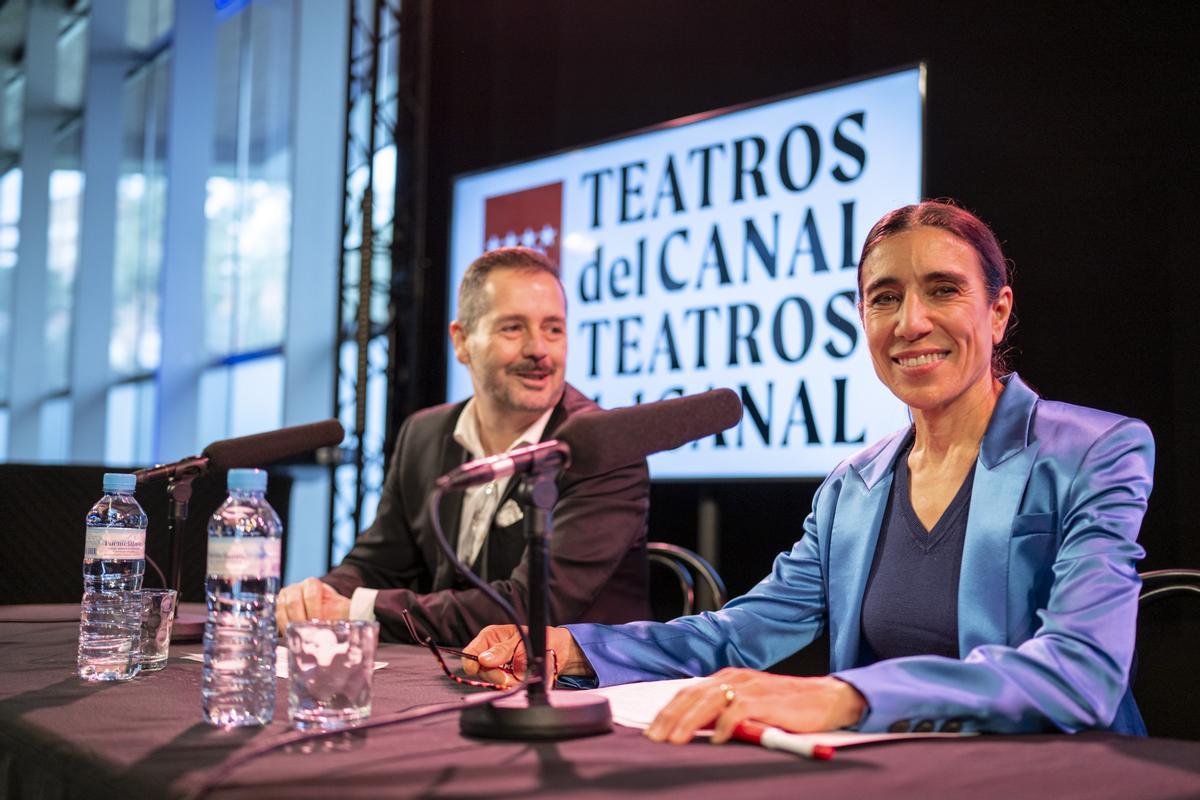 Blanca Li y Mariano de Paco, en la rueda de prensa del pasado viernes en la que dieron explicaciones sobre el caso Bezerra y acusaron al dramaturgo de amenazas y acoso.