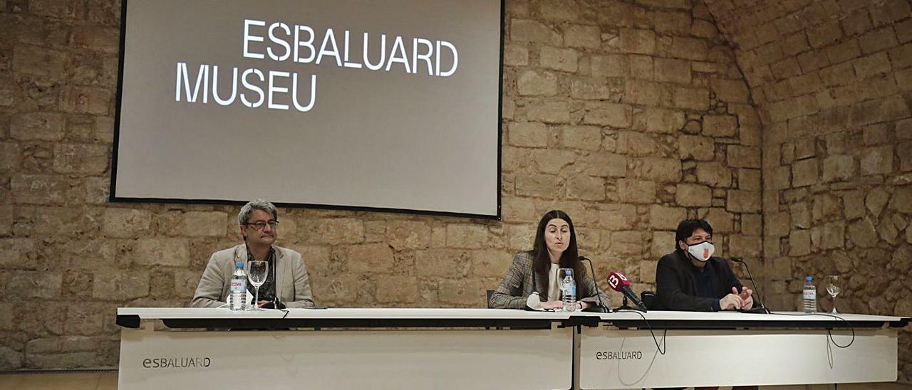 Juan Luis Morales, Imma Prieto e Iván de la Nuez, ayer, en Es Baluard Museu.