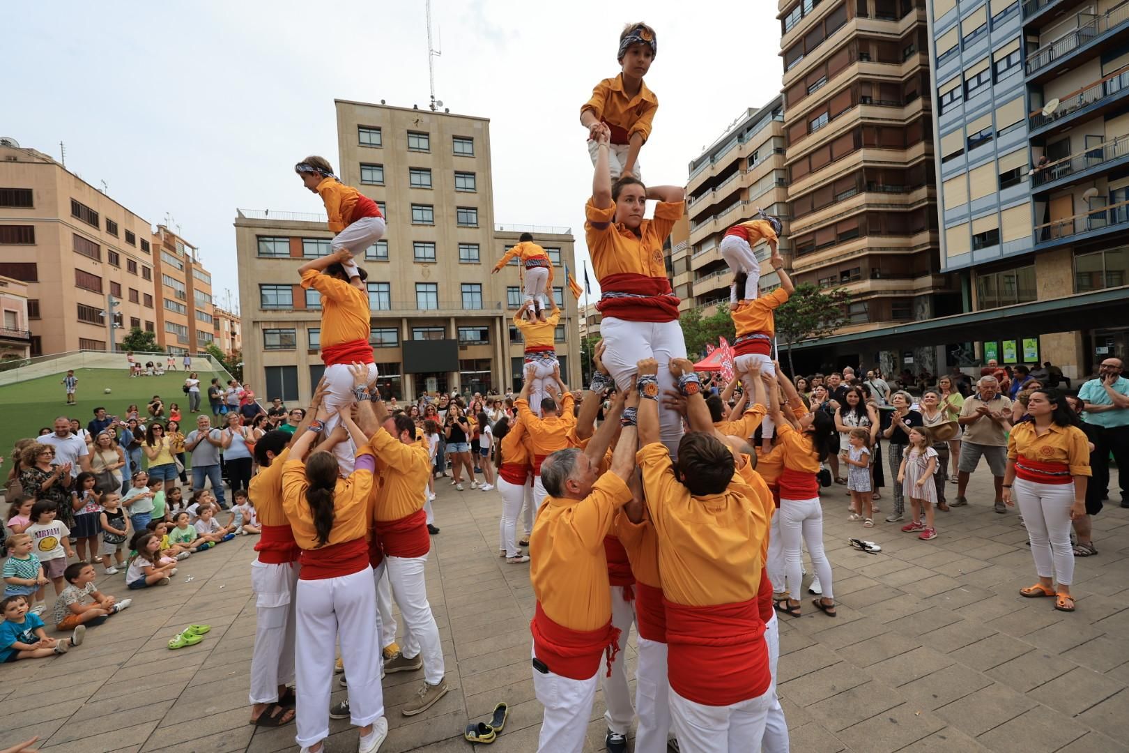 Les fotos de com Vila-real 'trau la llengua' per a defensar el valencià