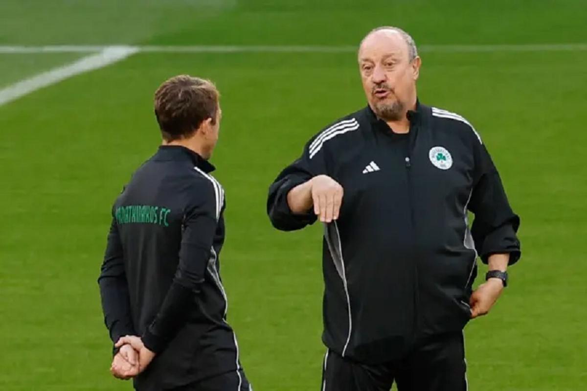 Rafa Benítez, en La Cartuja antes del partido del Panathinaikos contra el Betis