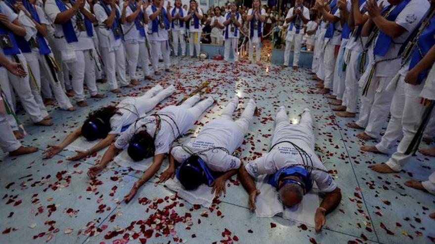 La coronación de médiums, el ritual alternativo de la Semana Santa en Brasil