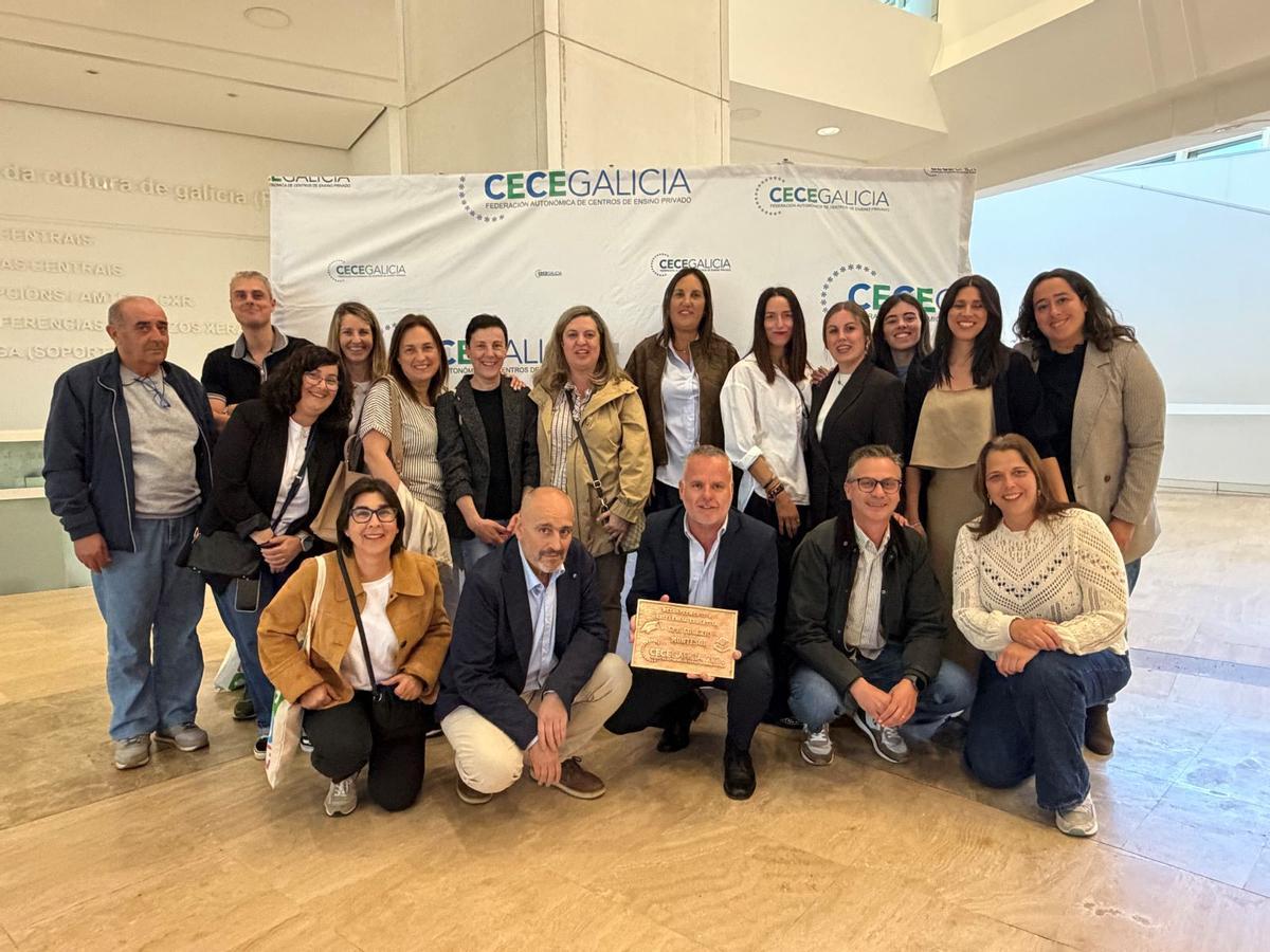 Equipo docente del Colegio Montesol en la entrega de premios.