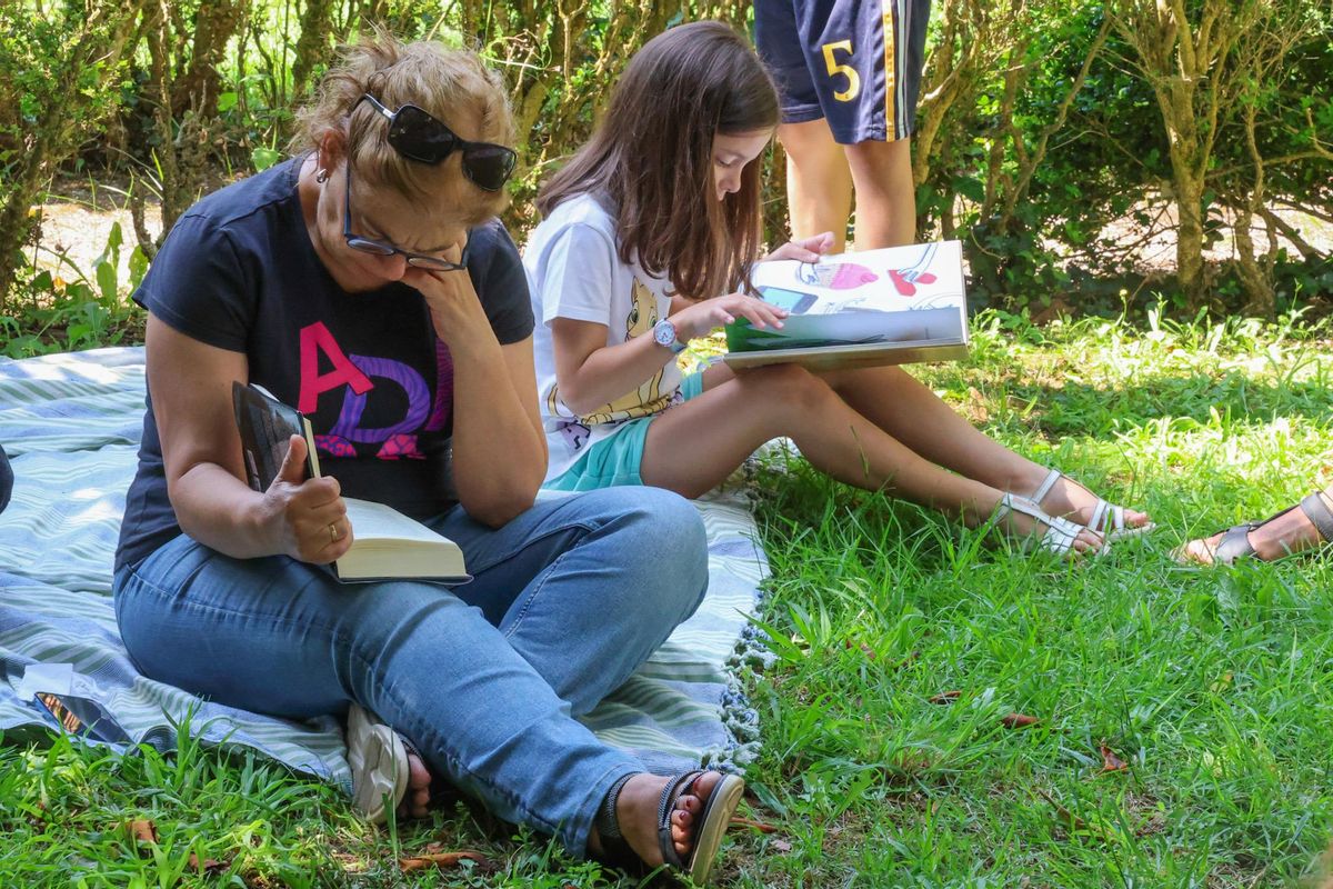Los libros cautivaron a grandes y pequeños.