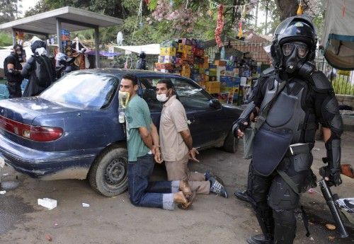 LA POLICÍA CONTROLA LA PLAZA DEL NAHDA DONDE ESTABAN ACAMPADOS LOS ISLAMISTAS