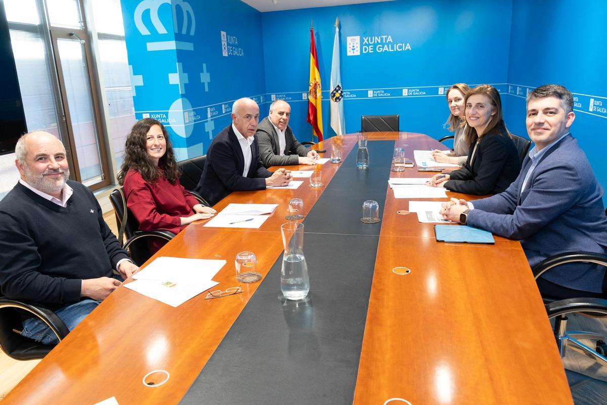 Reunión entre el alcalde de Vilanova y la conselleira de Medio Ambiente.