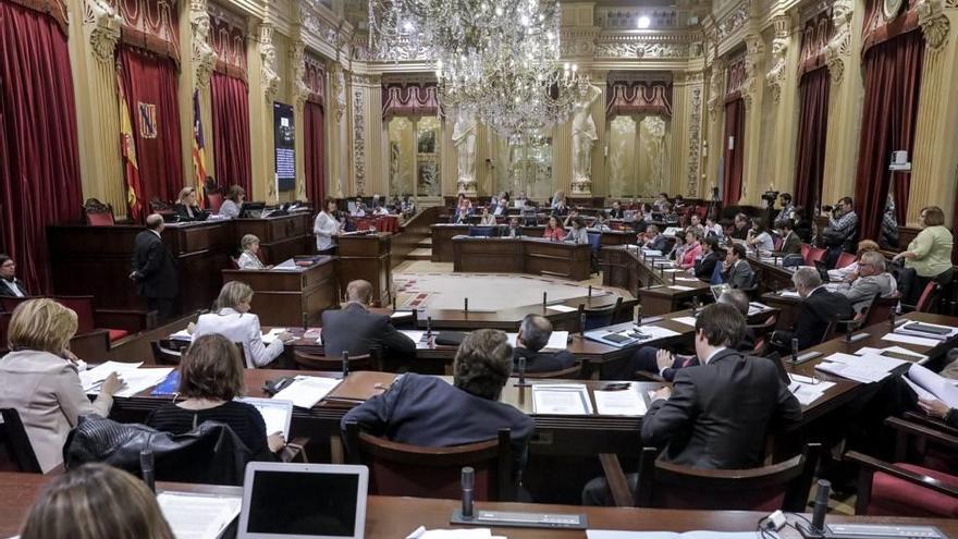 La propuesta deberá ser debatida ahora en el Parlament balear.