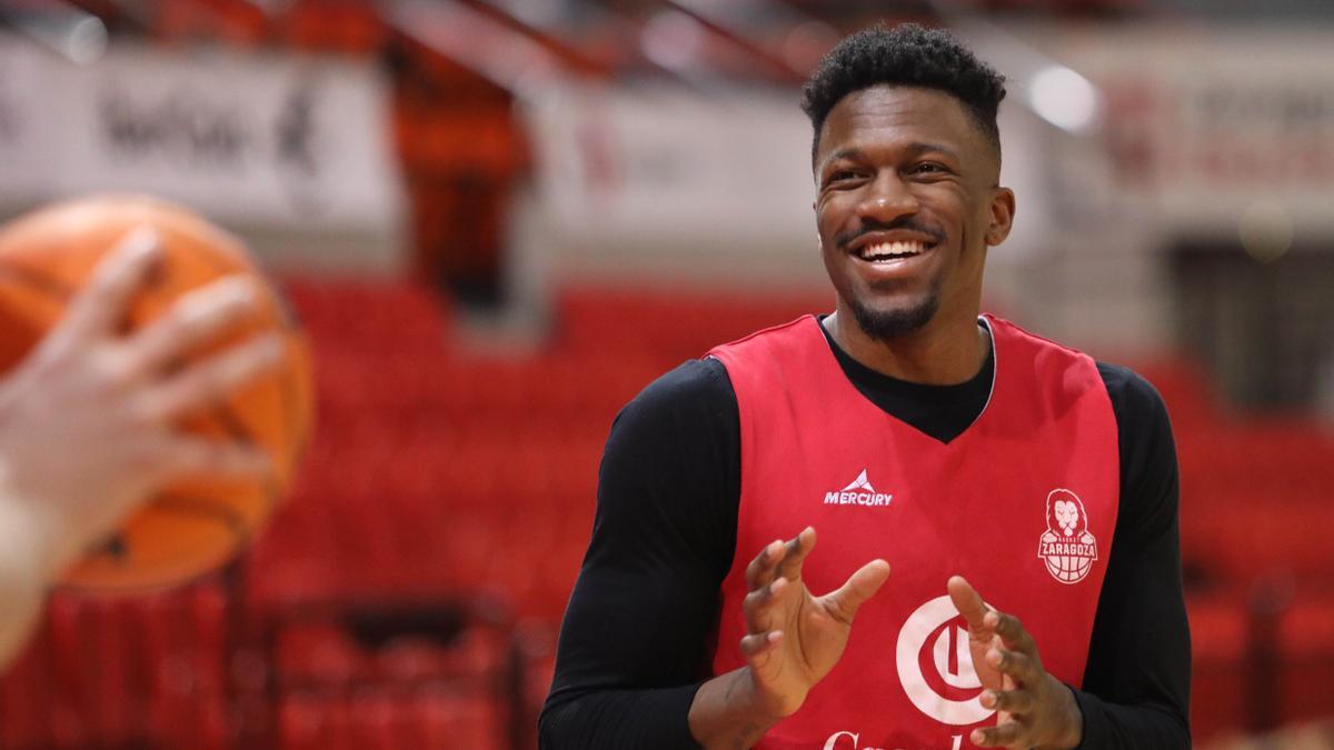 Ennis, sonriente en un entrenamiento en el pabellón Príncipe Felipe.