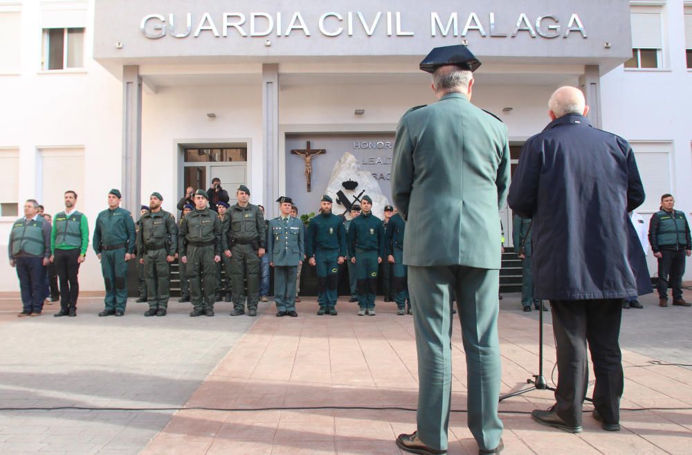 El director general del instituto armado, Félix Azón, ha felicitado personalmente a los agentes que participaron en el rescate del pequeño en Totalán