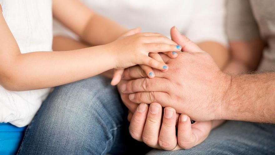 Famílies d'acollida gironines denuncien que fa mesos que esperen una assignació tot i que hi ha 115 nadons en centres