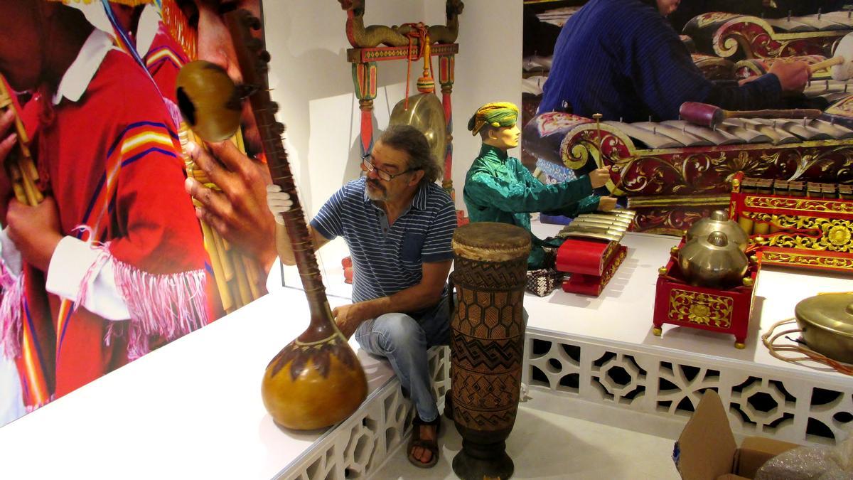 Carlos Blanco, en el Museo de la Música de Busot.