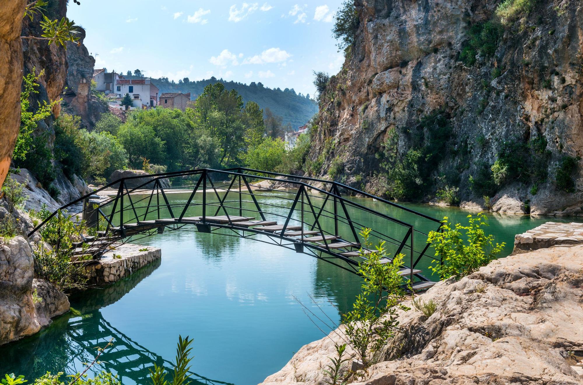 Bolbaite río y cascada