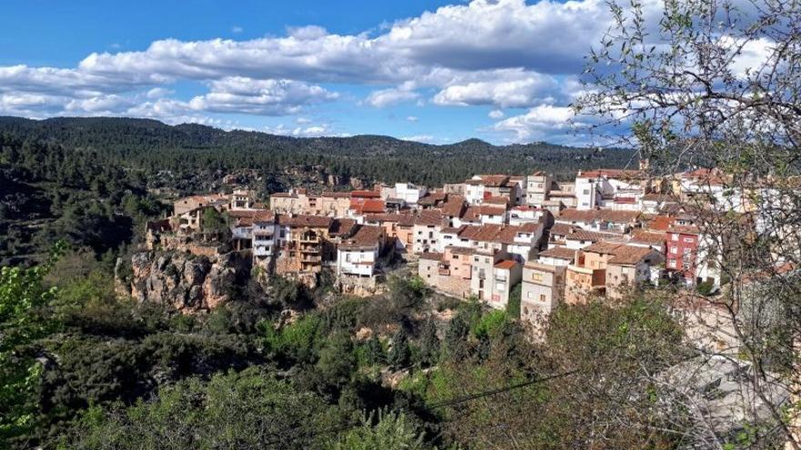 Navajas propone una ruta a Villanueva de Viver para el puente