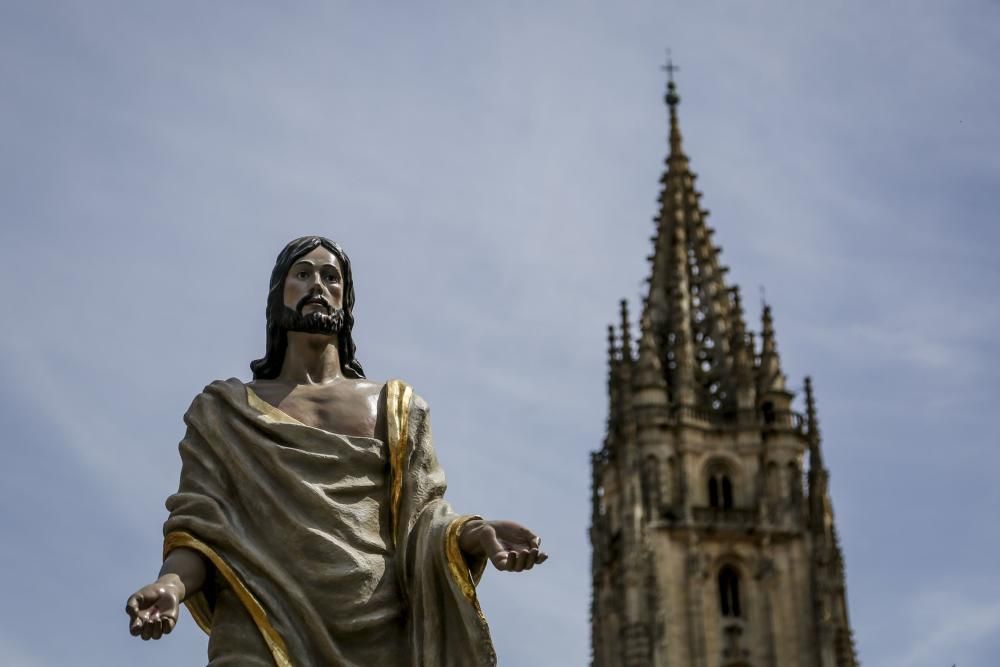 Procesión del Jesús Resucitado en Oviedo