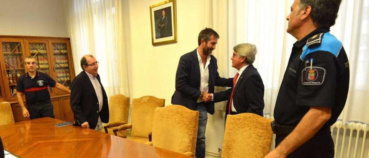 Reunión de la Junta Local de Seguridad ayer en la Subdelegación del Gobierno en Pontevedra. // Gustavo Santos