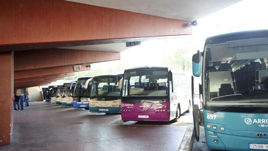 Autobuses en la estación de A Coruña. |   // CASTELEIRO / ROLLER AGENCIAS