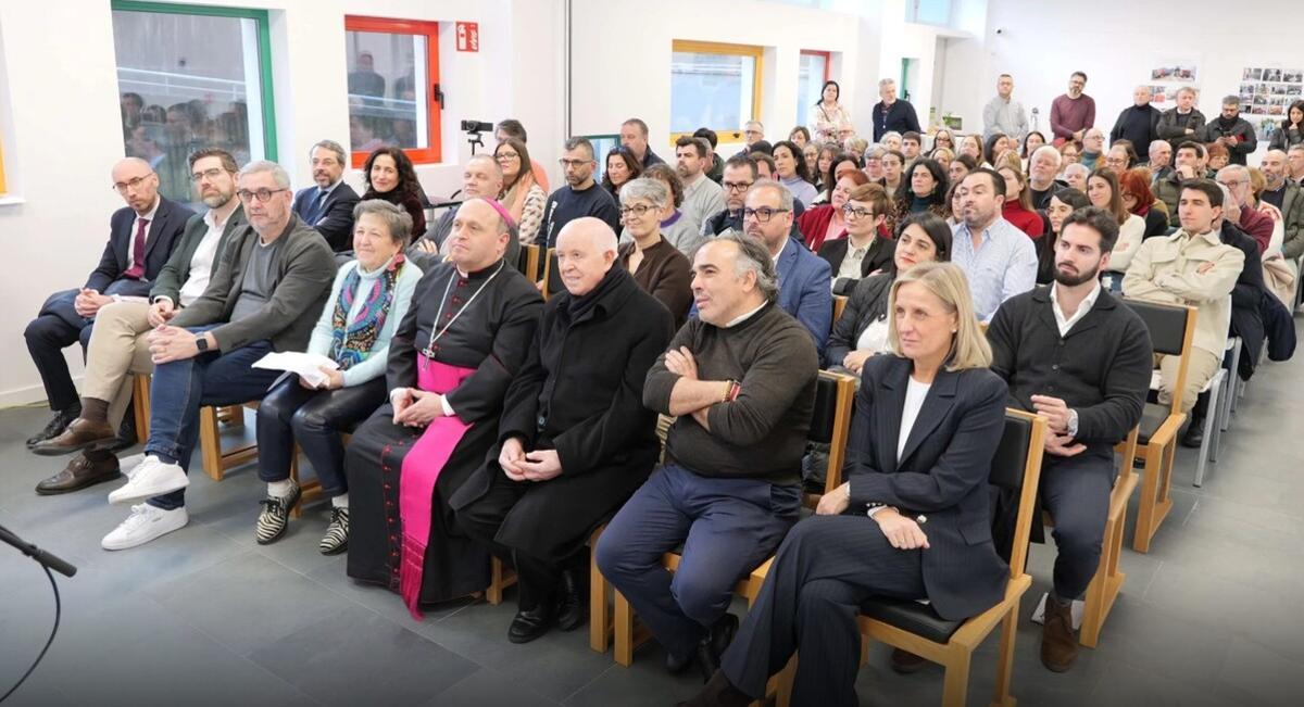 Autoridade, civiles y religiosas, en la presentación de la apuesta y refuerzo del programa Areté desde Milladoiro