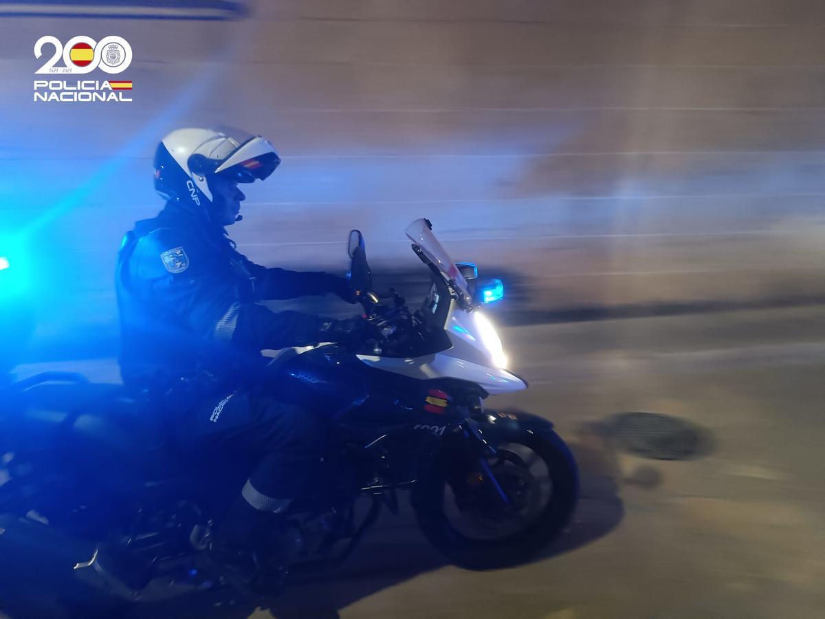 Un motorista de la Policía Nacional.