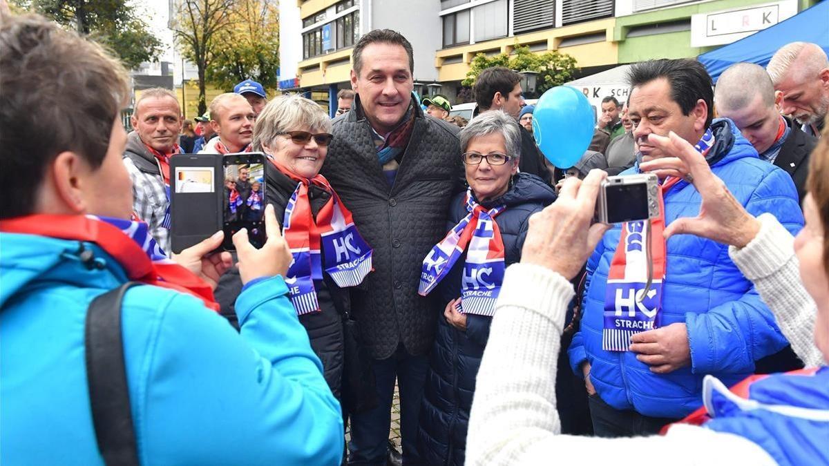 El líder ultra austriaco Heinz-Christian Strache, en campaña electoral en Saalfelden