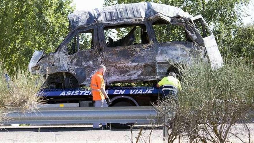 Estado en el que quedó la furgoneta siniestrada.