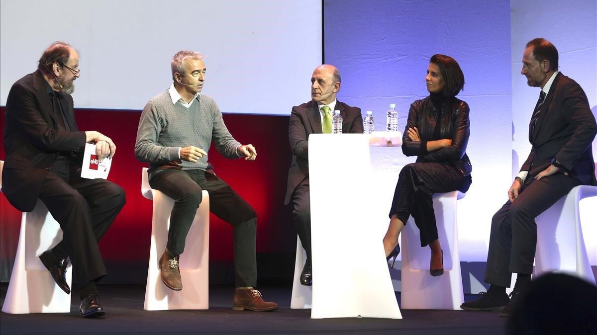 Josep Maria Pou, Carles Francino, José Antonio Zarzalejos, Ana Pastor y Enric Hernández.